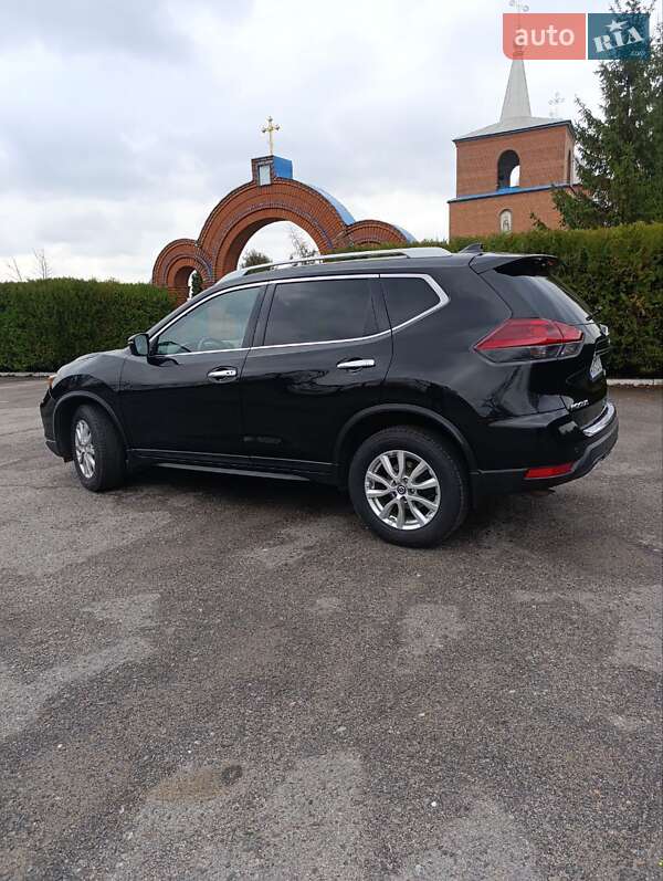 Внедорожник / Кроссовер Nissan Rogue 2019 в Змиеве