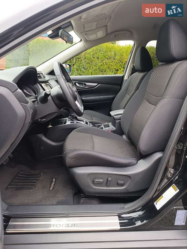 Внедорожник / Кроссовер Nissan Rogue 2019 в Змиеве