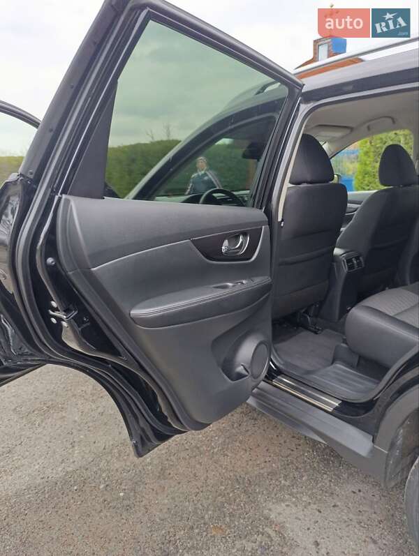 Внедорожник / Кроссовер Nissan Rogue 2019 в Змиеве