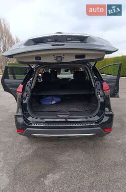 Внедорожник / Кроссовер Nissan Rogue 2019 в Змиеве