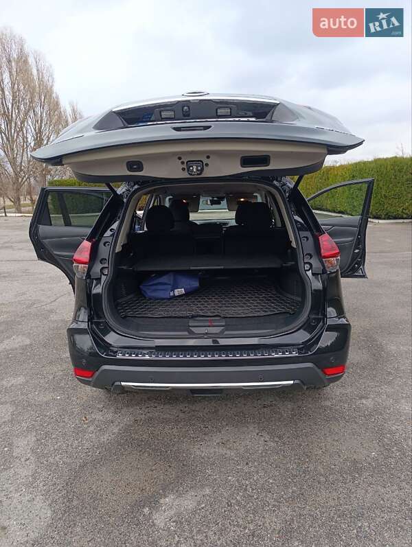 Внедорожник / Кроссовер Nissan Rogue 2019 в Змиеве