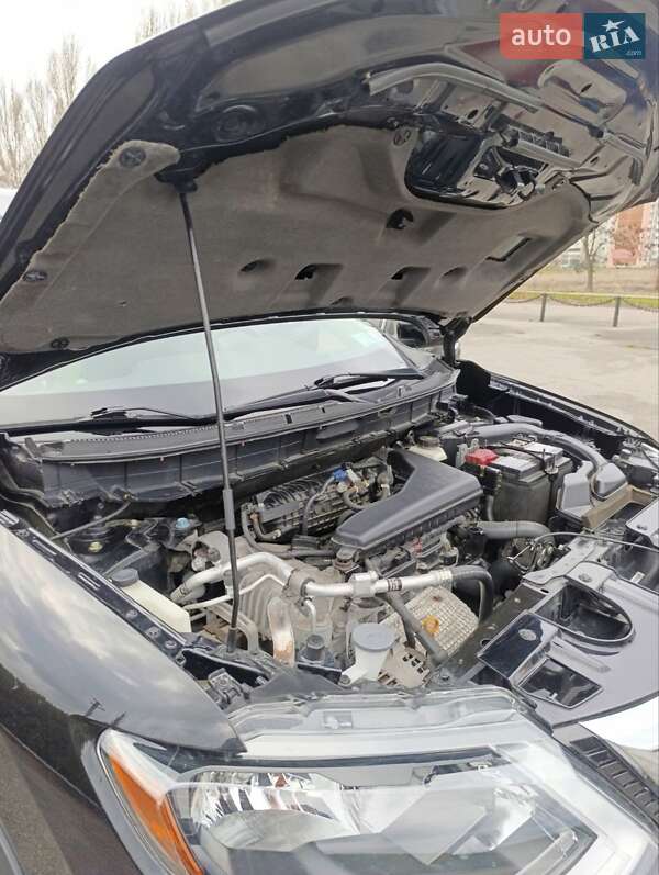 Внедорожник / Кроссовер Nissan Rogue 2019 в Змиеве