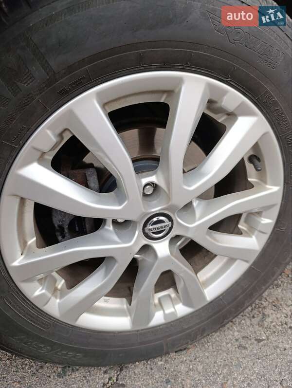 Внедорожник / Кроссовер Nissan Rogue 2019 в Змиеве