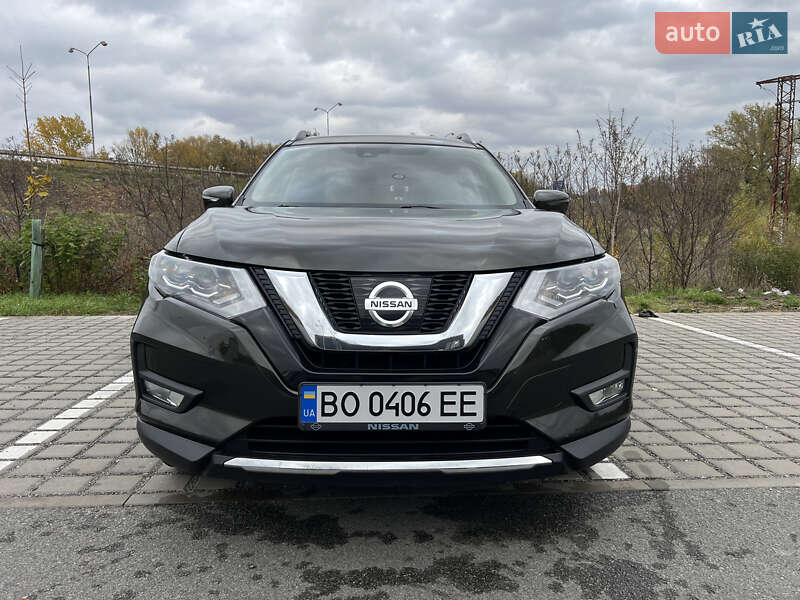 Внедорожник / Кроссовер Nissan Rogue 2017 в Тернополе