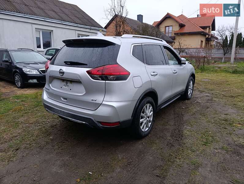 Внедорожник / Кроссовер Nissan Rogue 2017 в Луцке