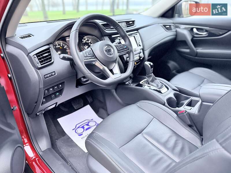 Внедорожник / Кроссовер Nissan Rogue 2018 в Киеве