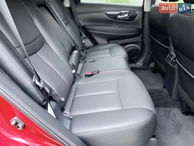 Внедорожник / Кроссовер Nissan Rogue 2018 в Киеве