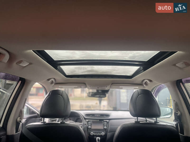 Внедорожник / Кроссовер Nissan Rogue 2017 в Лубнах