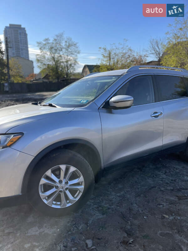 Внедорожник / Кроссовер Nissan Rogue 2015 в Киеве