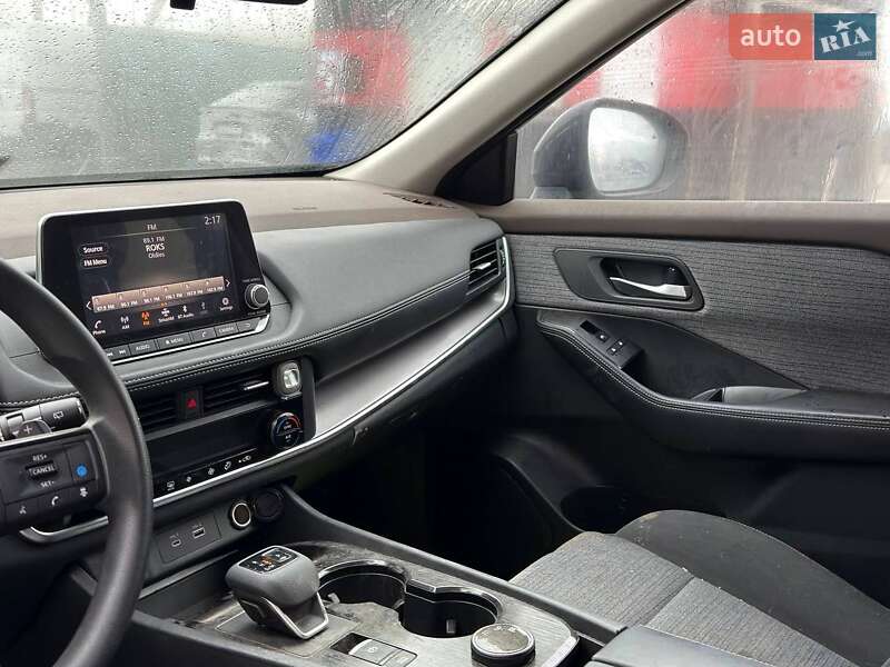 Внедорожник / Кроссовер Nissan Rogue 2023 в Львове