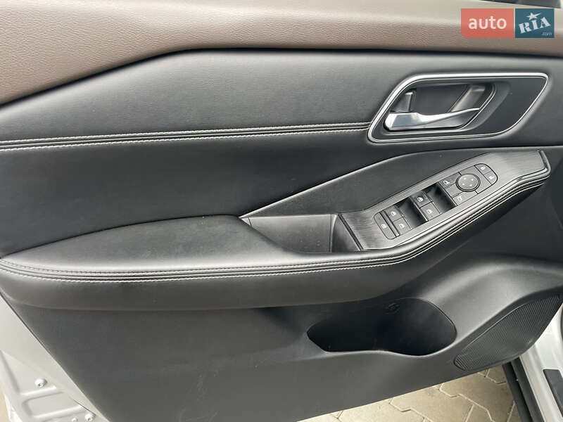 Позашляховик / Кросовер Nissan Rogue 2021 в Вінниці