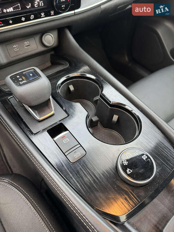 Внедорожник / Кроссовер Nissan Rogue 2021 в Харькове