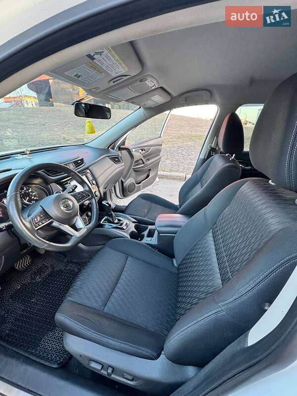 Внедорожник / Кроссовер Nissan Rogue 2017 в Шепетовке