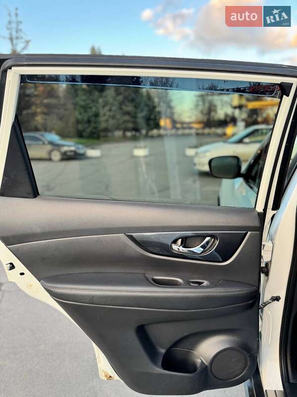 Внедорожник / Кроссовер Nissan Rogue 2017 в Шепетовке