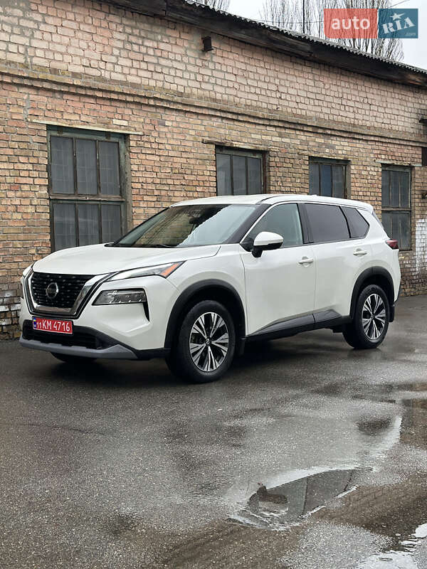 Внедорожник / Кроссовер Nissan Rogue 2021 в Киеве