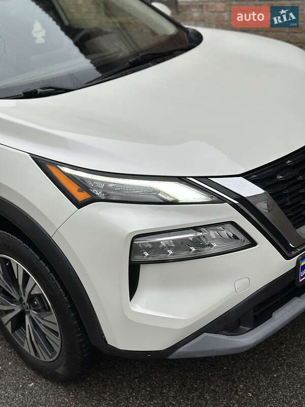 Внедорожник / Кроссовер Nissan Rogue 2021 в Киеве