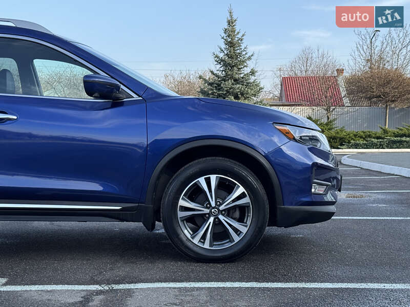 Внедорожник / Кроссовер Nissan Rogue 2018 в Полтаве