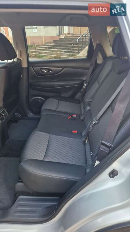 Внедорожник / Кроссовер Nissan Rogue 2017 в Николаеве