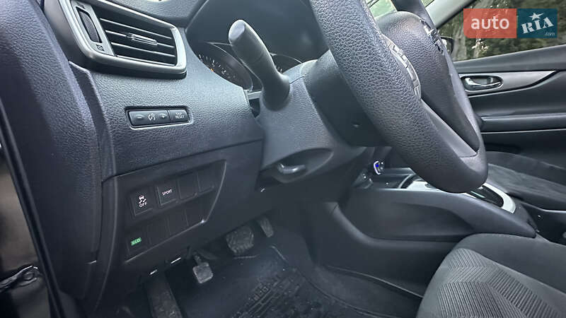 Позашляховик / Кросовер Nissan Rogue 2016 в Павлограді