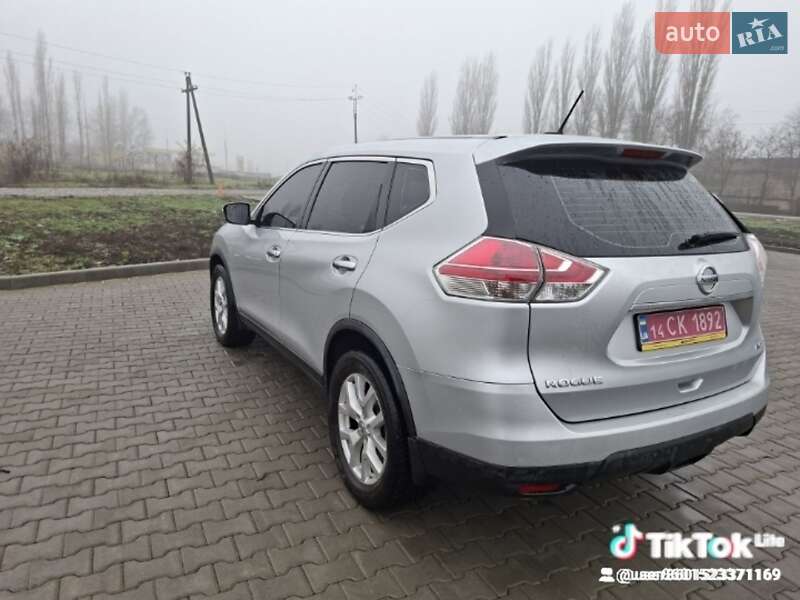 Внедорожник / Кроссовер Nissan Rogue 2015 в Врадиевке