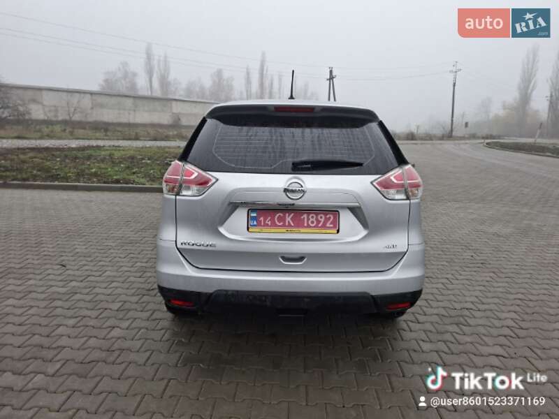 Внедорожник / Кроссовер Nissan Rogue 2015 в Врадиевке