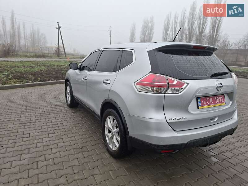 Внедорожник / Кроссовер Nissan Rogue 2015 в Врадиевке