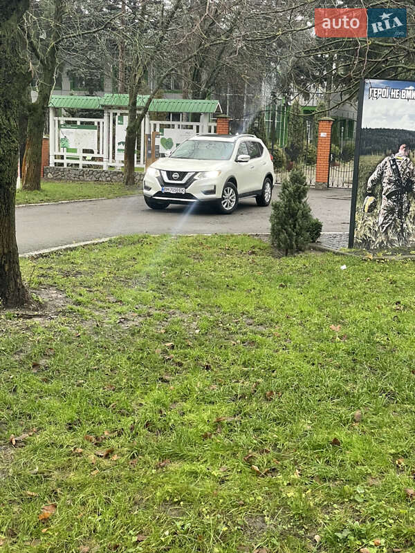 Внедорожник / Кроссовер Nissan Rogue 2018 в Ромнах