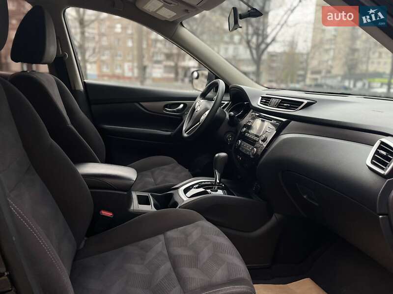 Внедорожник / Кроссовер Nissan Rogue 2015 в Днепре