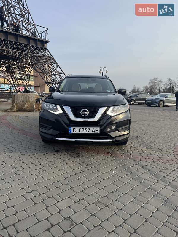 Внедорожник / Кроссовер Nissan Rogue 2017 в Харькове