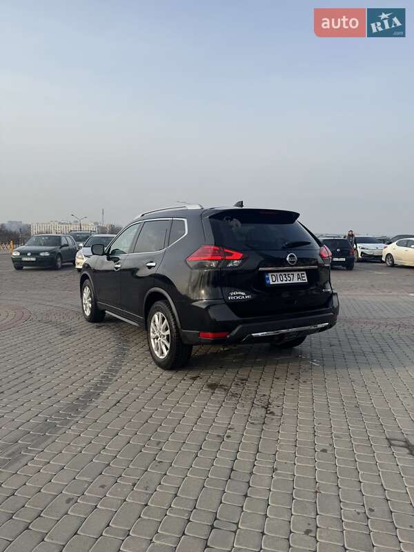 Внедорожник / Кроссовер Nissan Rogue 2017 в Харькове