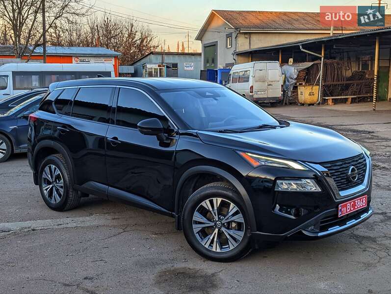 Внедорожник / Кроссовер Nissan Rogue 2021 в Ровно