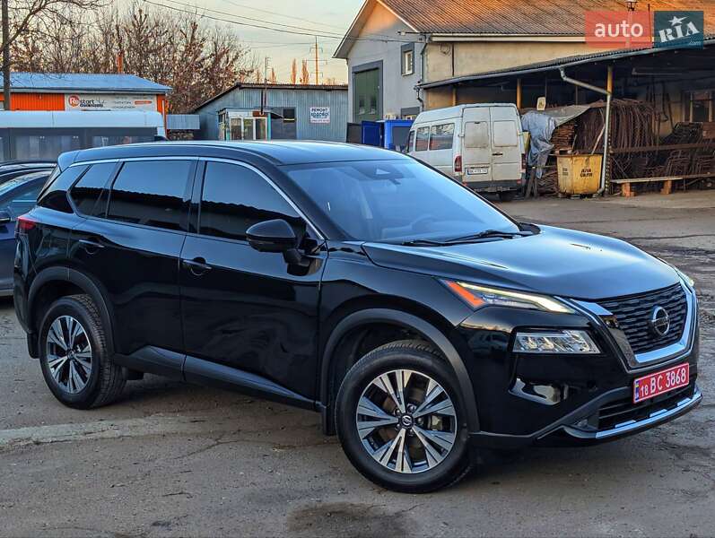 Внедорожник / Кроссовер Nissan Rogue 2021 в Ровно