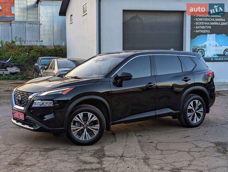 Внедорожник / Кроссовер Nissan Rogue 2021 в Ровно