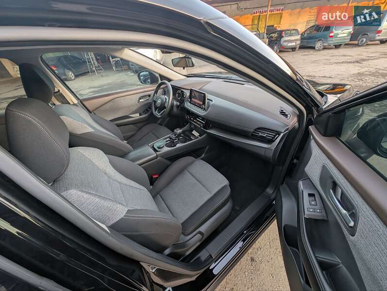 Внедорожник / Кроссовер Nissan Rogue 2021 в Ровно