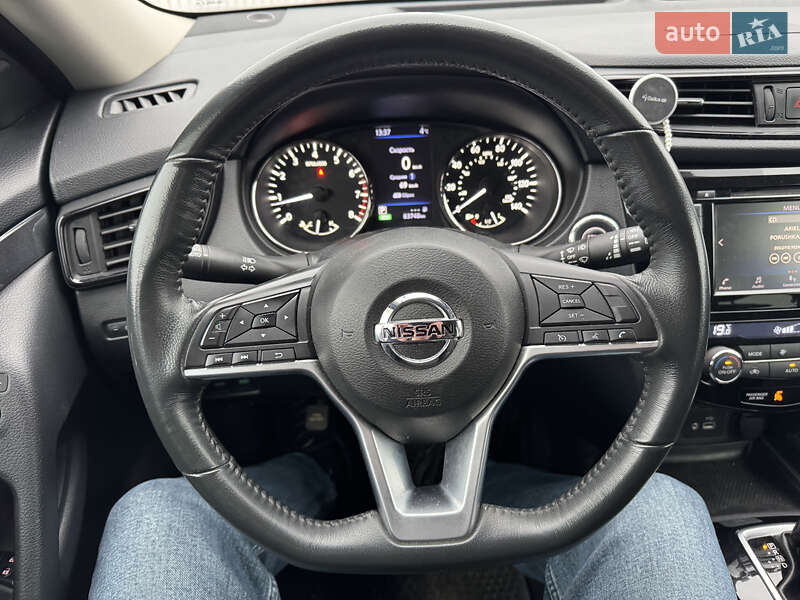 Внедорожник / Кроссовер Nissan Rogue 2018 в Киеве