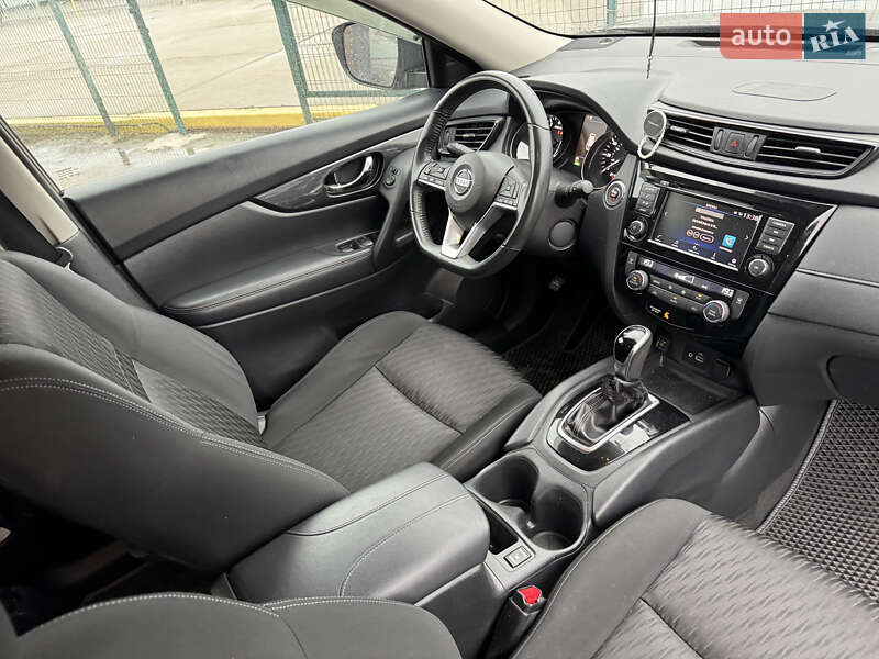 Внедорожник / Кроссовер Nissan Rogue 2018 в Киеве