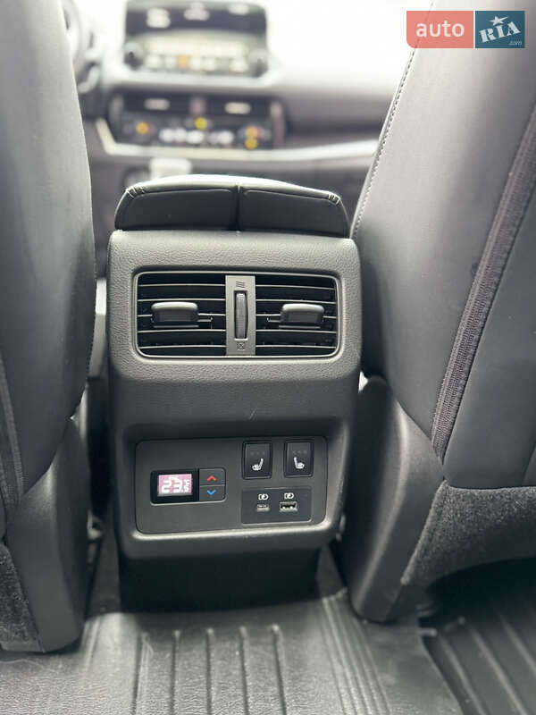 Позашляховик / Кросовер Nissan Rogue 2020 в Славуті