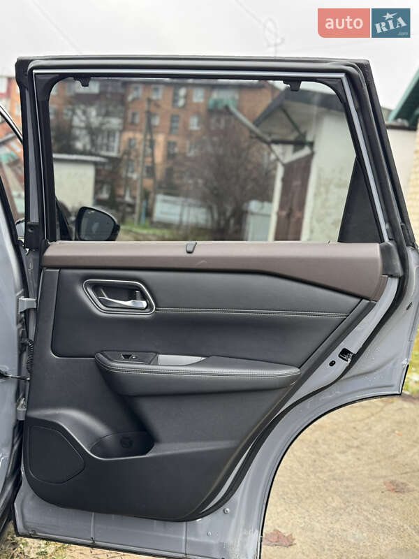 Позашляховик / Кросовер Nissan Rogue 2020 в Славуті