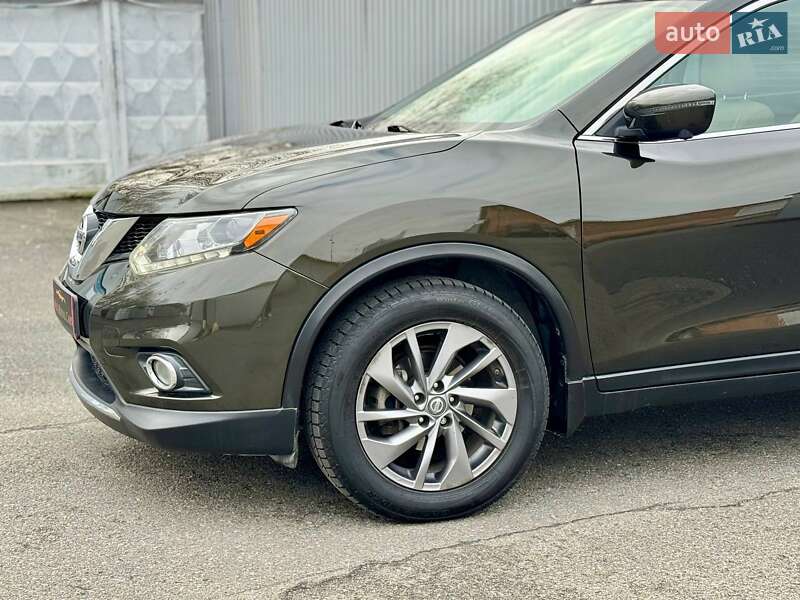 Внедорожник / Кроссовер Nissan Rogue 2015 в Киеве
