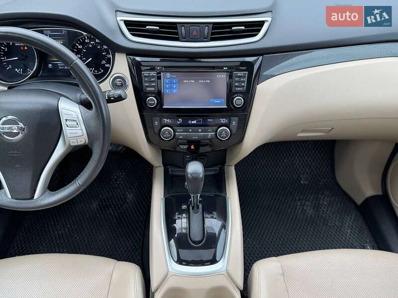 Внедорожник / Кроссовер Nissan Rogue 2015 в Киеве