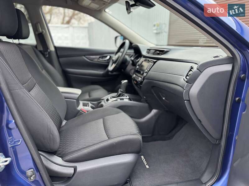 Внедорожник / Кроссовер Nissan Rogue 2019 в Киеве