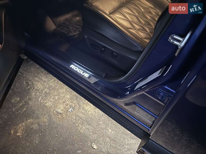 Внедорожник / Кроссовер Nissan Rogue 2021 в Киеве