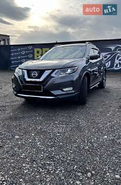 Внедорожник / Кроссовер Nissan Rogue 2017 в Харькове