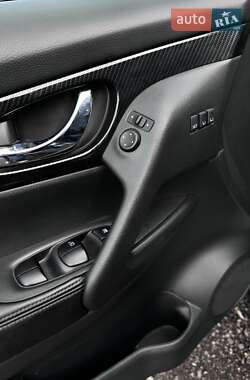 Внедорожник / Кроссовер Nissan Rogue 2017 в Харькове