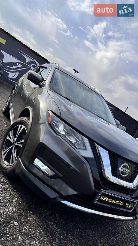 Внедорожник / Кроссовер Nissan Rogue 2017 в Харькове