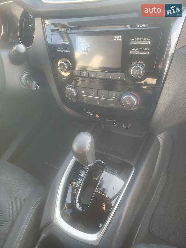 Внедорожник / Кроссовер Nissan Rogue 2016 в Львове