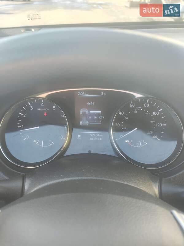 Внедорожник / Кроссовер Nissan Rogue 2016 в Львове