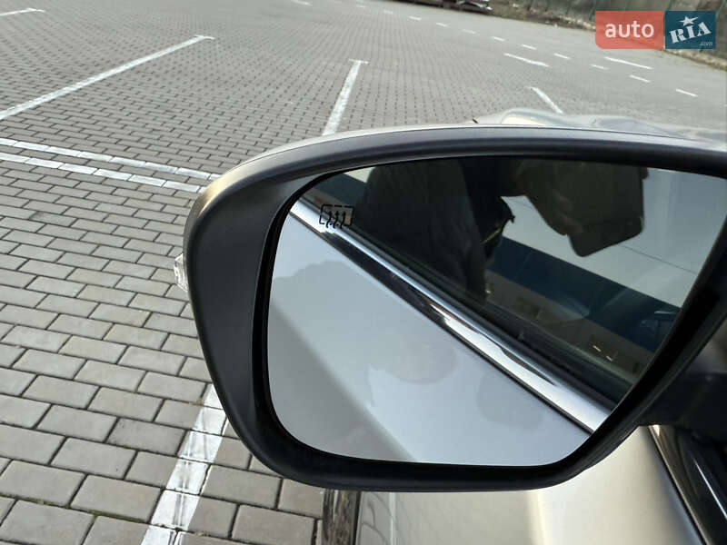 Позашляховик / Кросовер Nissan Rogue 2020 в Ромнах