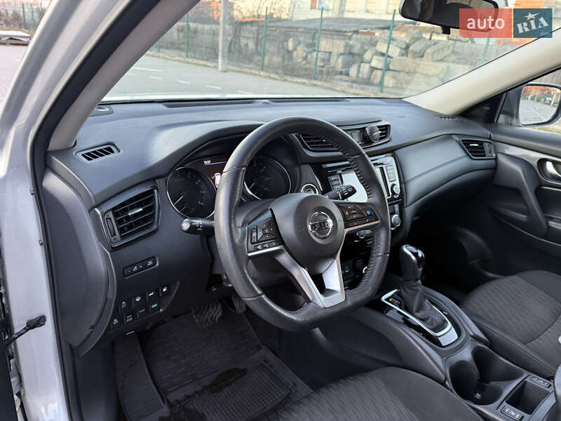 Позашляховик / Кросовер Nissan Rogue 2020 в Ромнах