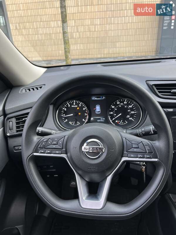 Внедорожник / Кроссовер Nissan Rogue 2017 в Киеве